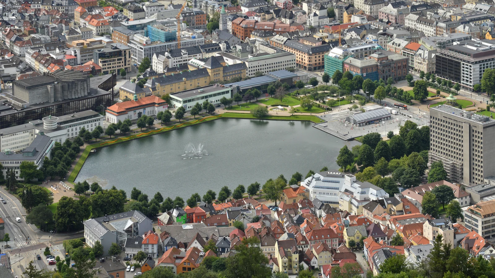 Lille Lungegårdsvann in Bergen city centre